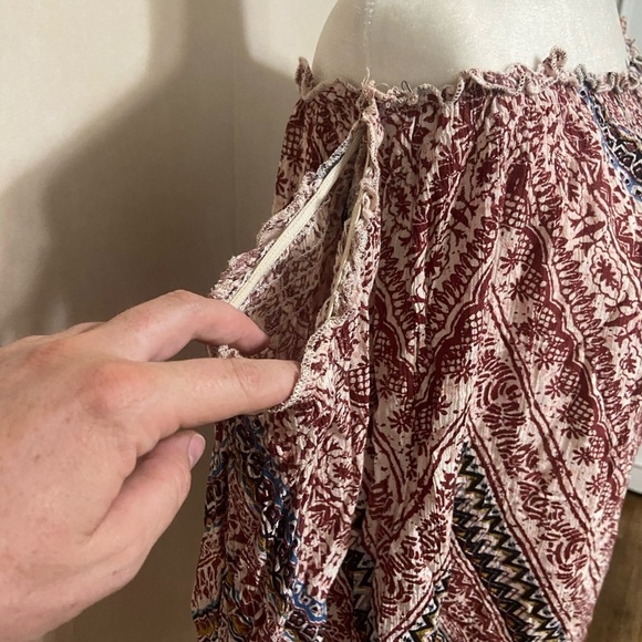Angie EUC off the shoulder 3/4 slit sleeve boho prairie casual printed top S - Picture 6 of 6